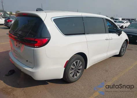 2024 Chrysler Pacifica Hybrid Select z USA, uszkodzony, nr VIN 2C4RC1S77RR115034